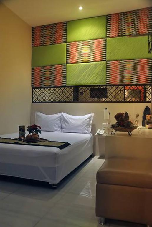Metro House Hotel Surabaya Habitación foto